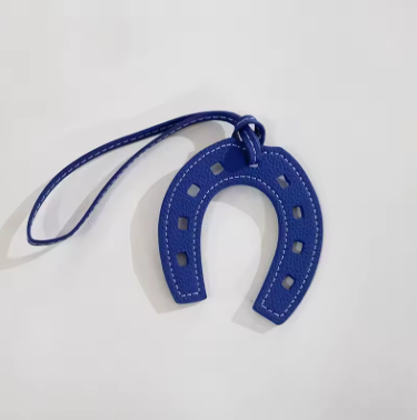 faux leather horseshoe purse charm